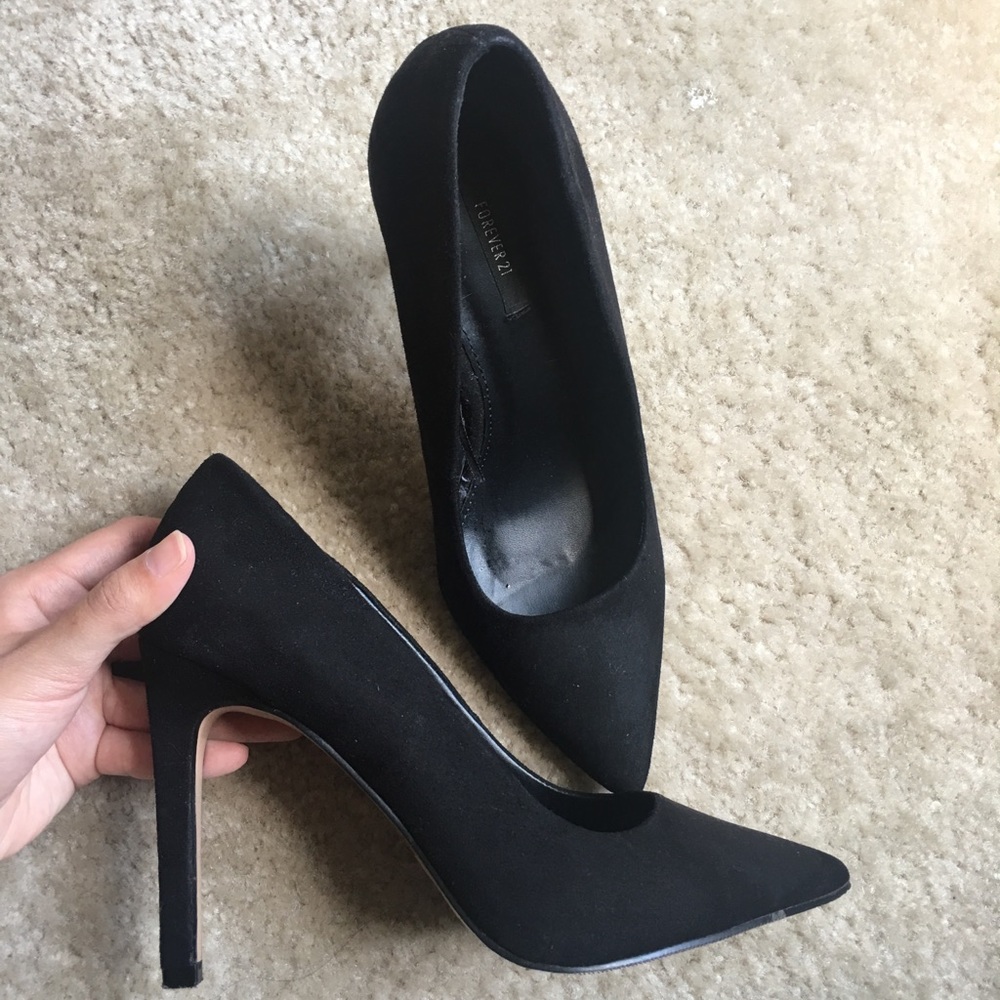 Black Pointy Suede Pumps FOREVER 21